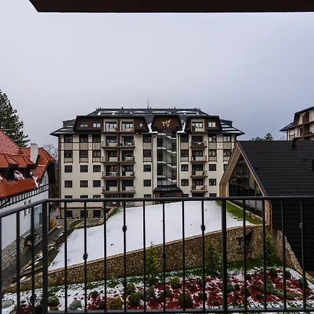 Avala 26, Kompleks Titova