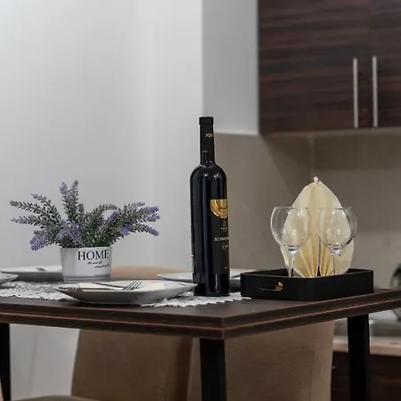 Avala 26, Kompleks Titova *