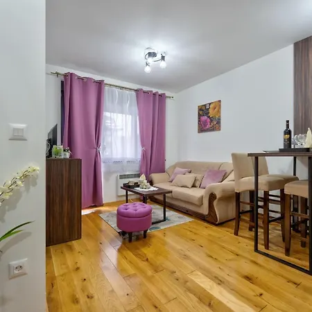 Apartament Avala 26, Kompleks Titova