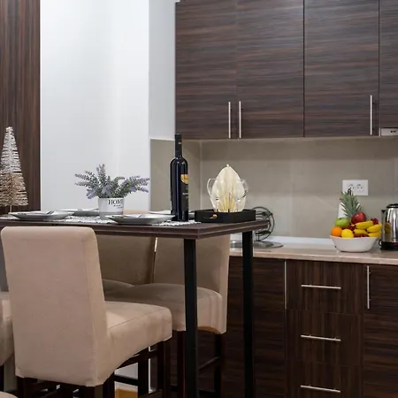 Avala 26, Kompleks Titova