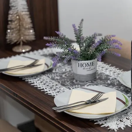 Avala 26, Kompleks Titova Apartament