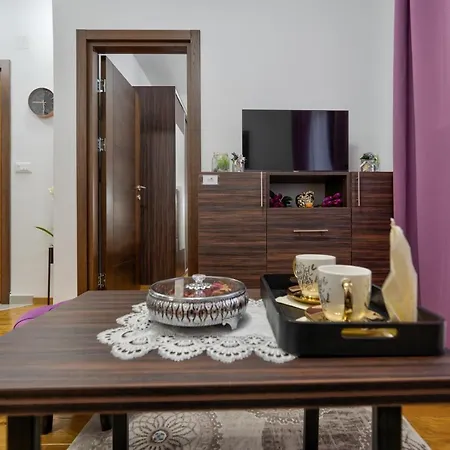 Avala 26, Kompleks Titova Apartament