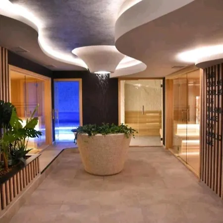 Avala 26, Kompleks Titova *