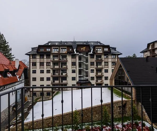 Avala 26, Kompleks Titova