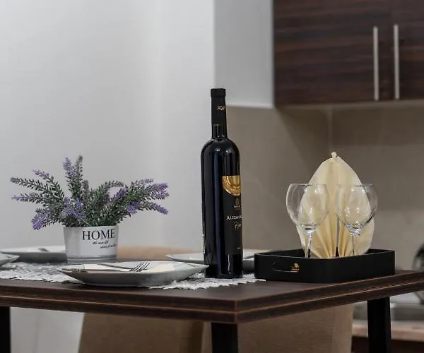 Avala 26, Kompleks Titova *