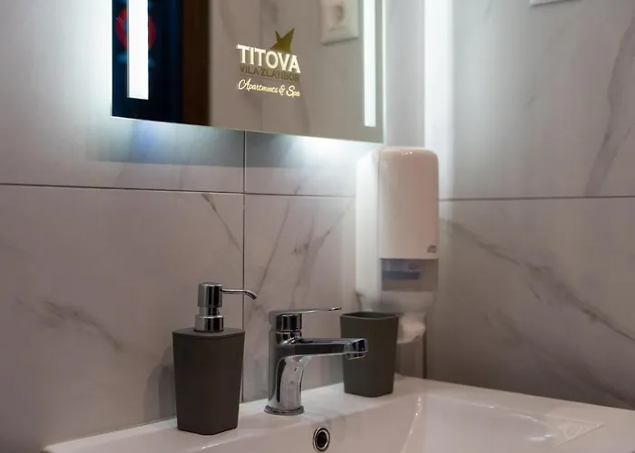 Avala 26, Kompleks Titova