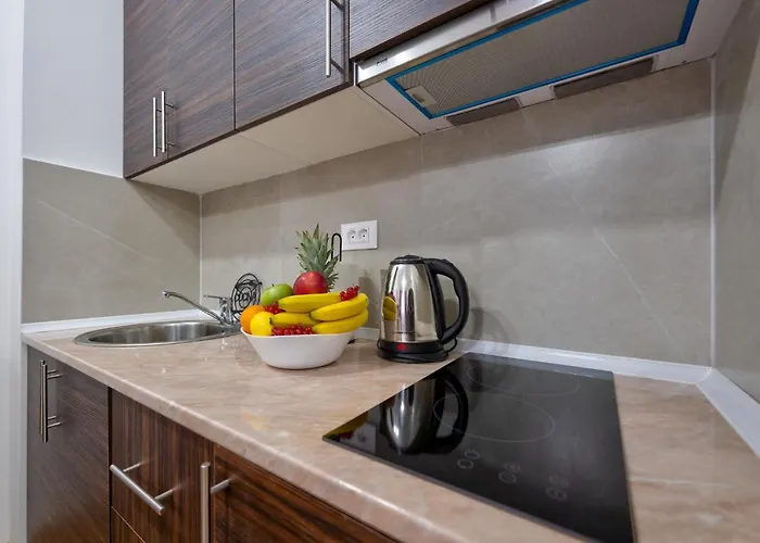 Avala 26, Kompleks Titova זלאטיבור