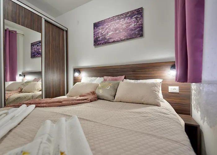 Avala 26, Kompleks Titova *