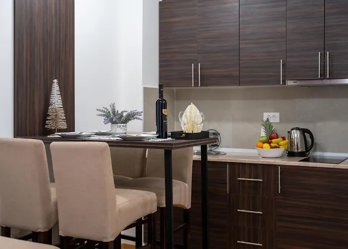 Avala 26, Kompleks Titova