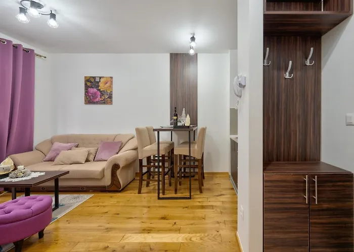 Avala 26, Kompleks Titova *