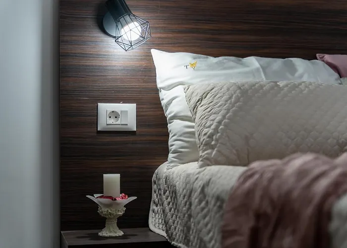 Avala 26, Kompleks Titova