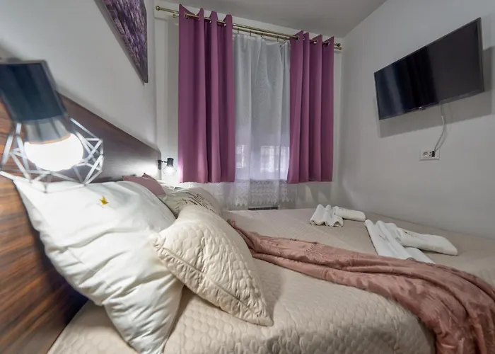 Avala 26, Kompleks Titova *