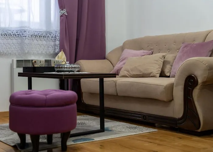 Avala 26, Kompleks Titova *